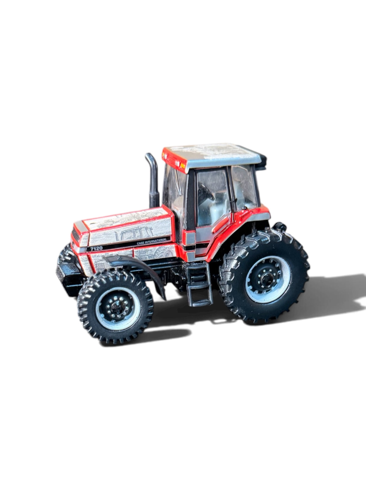 1/64 Case International 7120 Magnum Prestige Tractor – “Born in Racine”