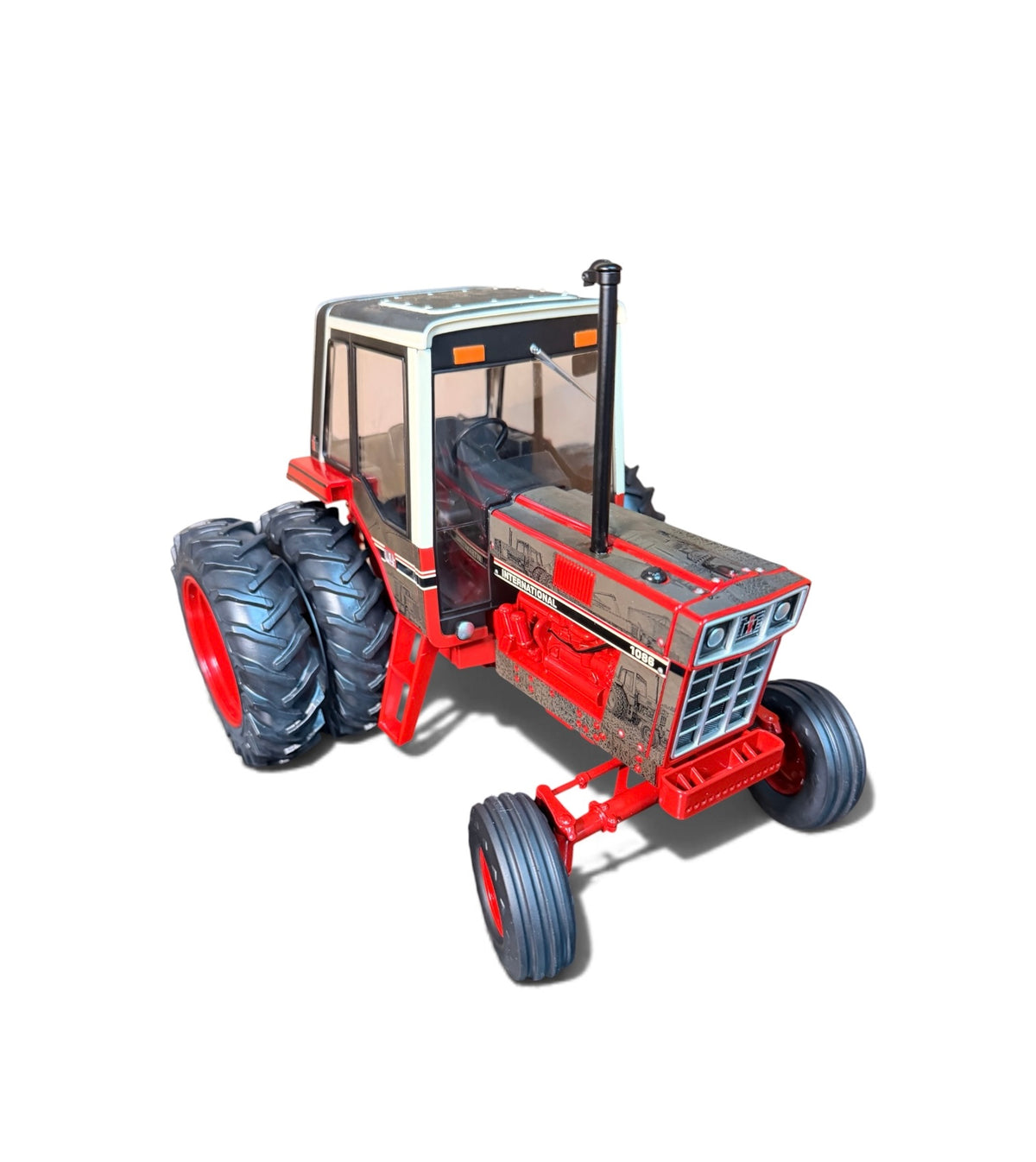 1/16 International Harvester 1086 Tri-Stripe Prestige Collection Tractor – “Days of Fall”