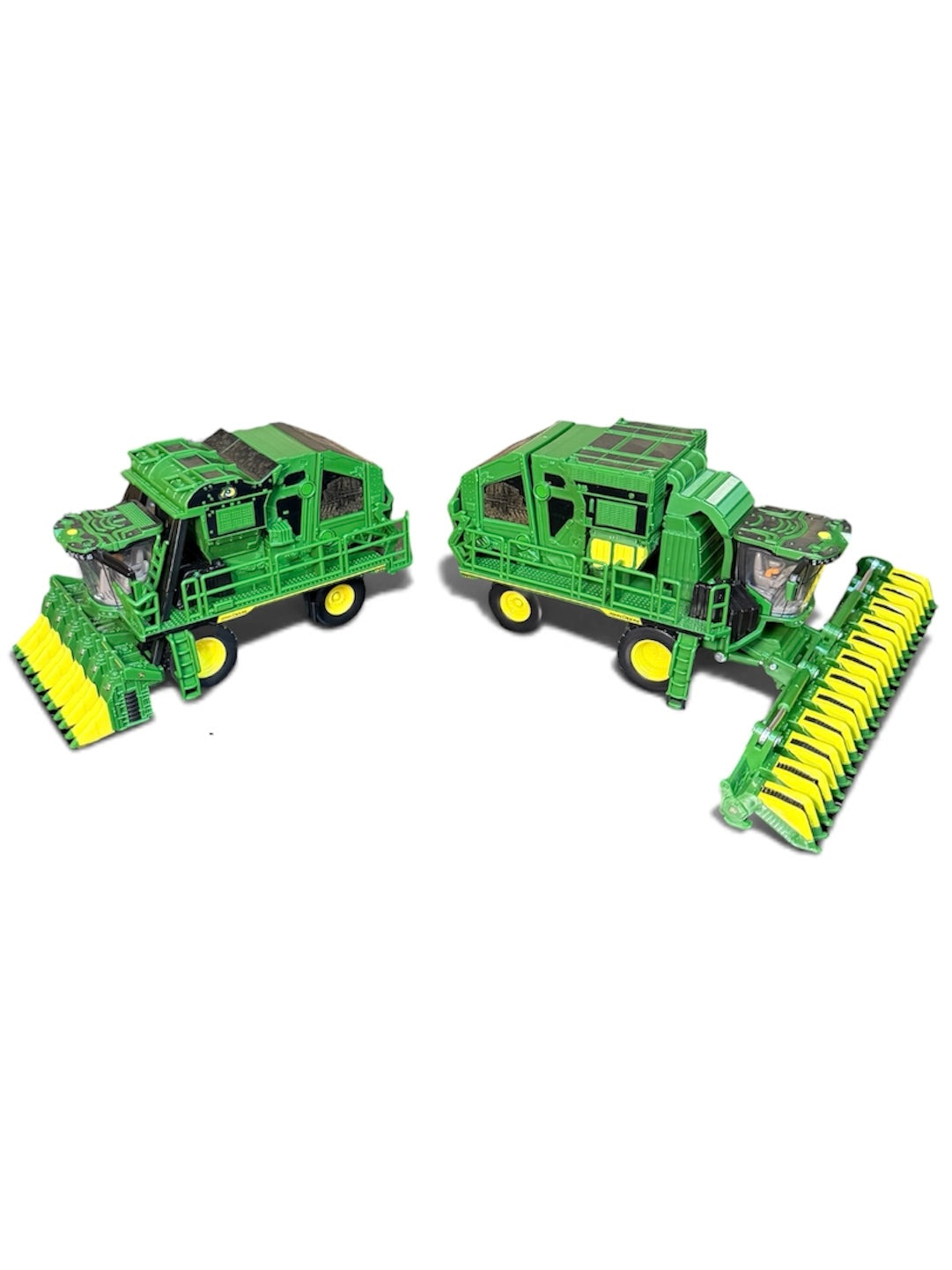 1/64 John Deere CP770 & CS770 Prestige Collection — “White Gold”