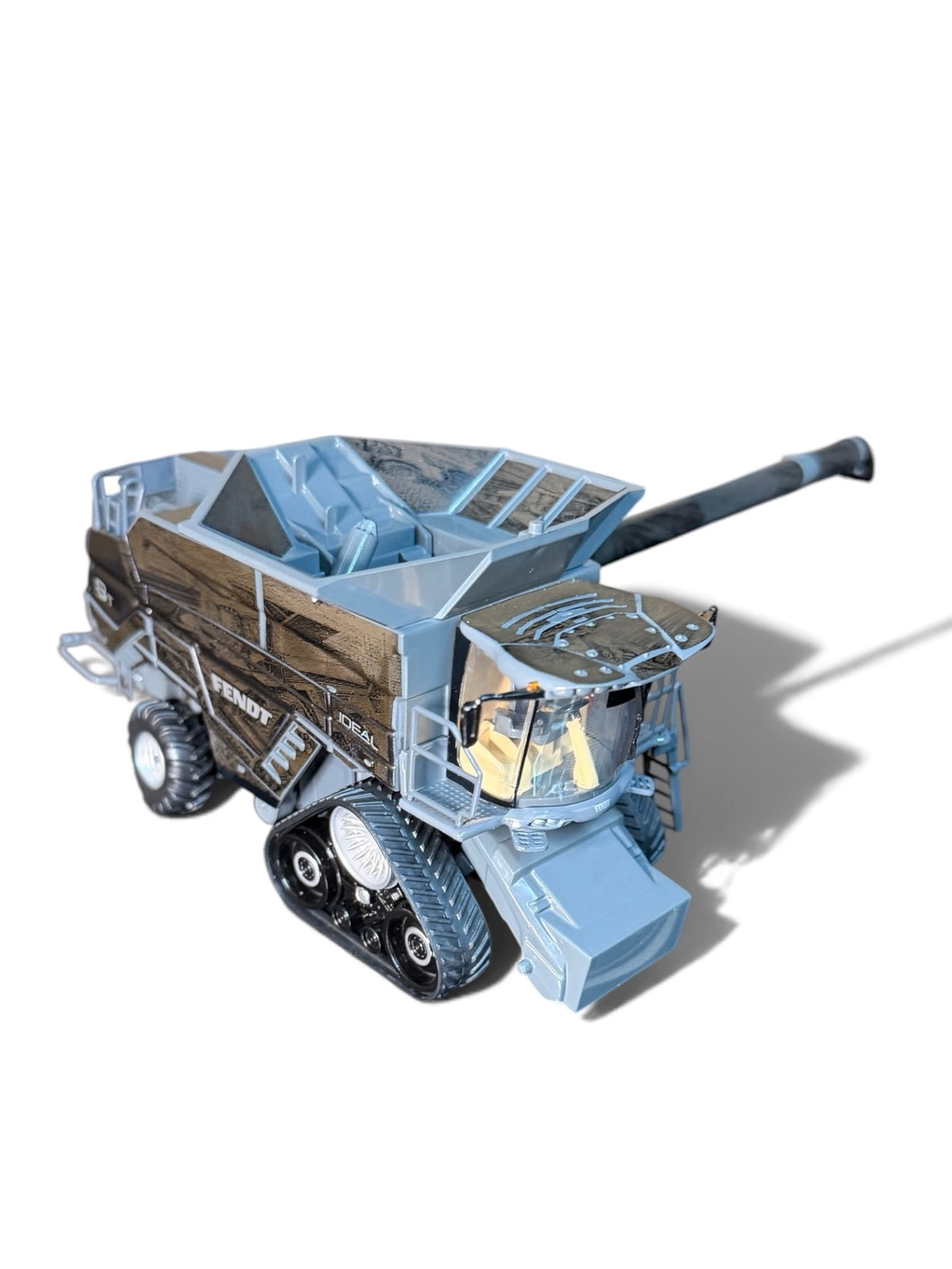 1/64 Fendt IDEAL 8T Combine with Headers – “Italian Stallion”