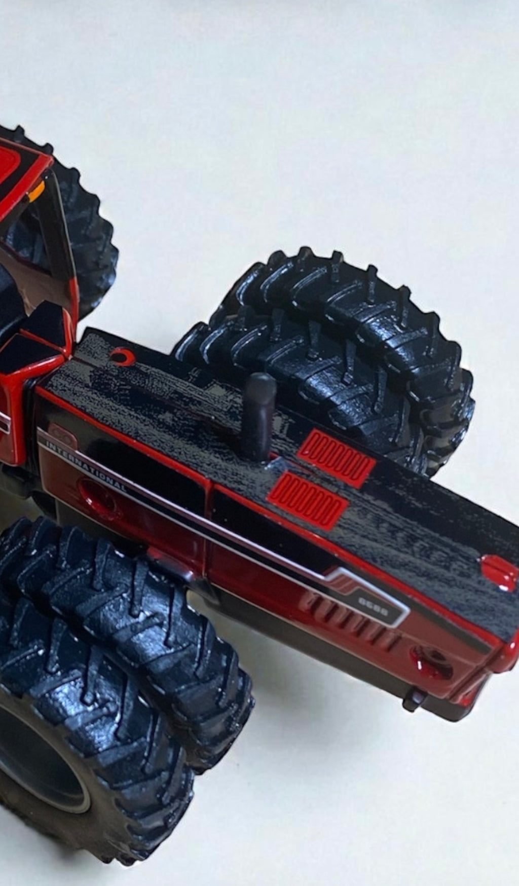 1/64 International Harvester 6588 2+2 — Custom Engraved Tillage Scene Wrap - Tractor Wrap Factory