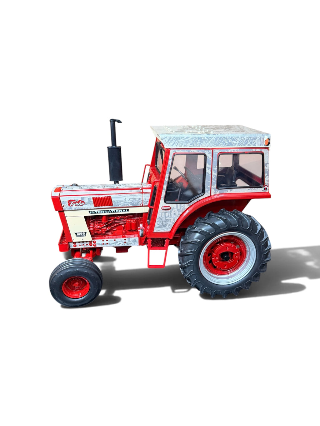1/16 International Harvester 1066 Prestige Tractor – “Generations of Red”