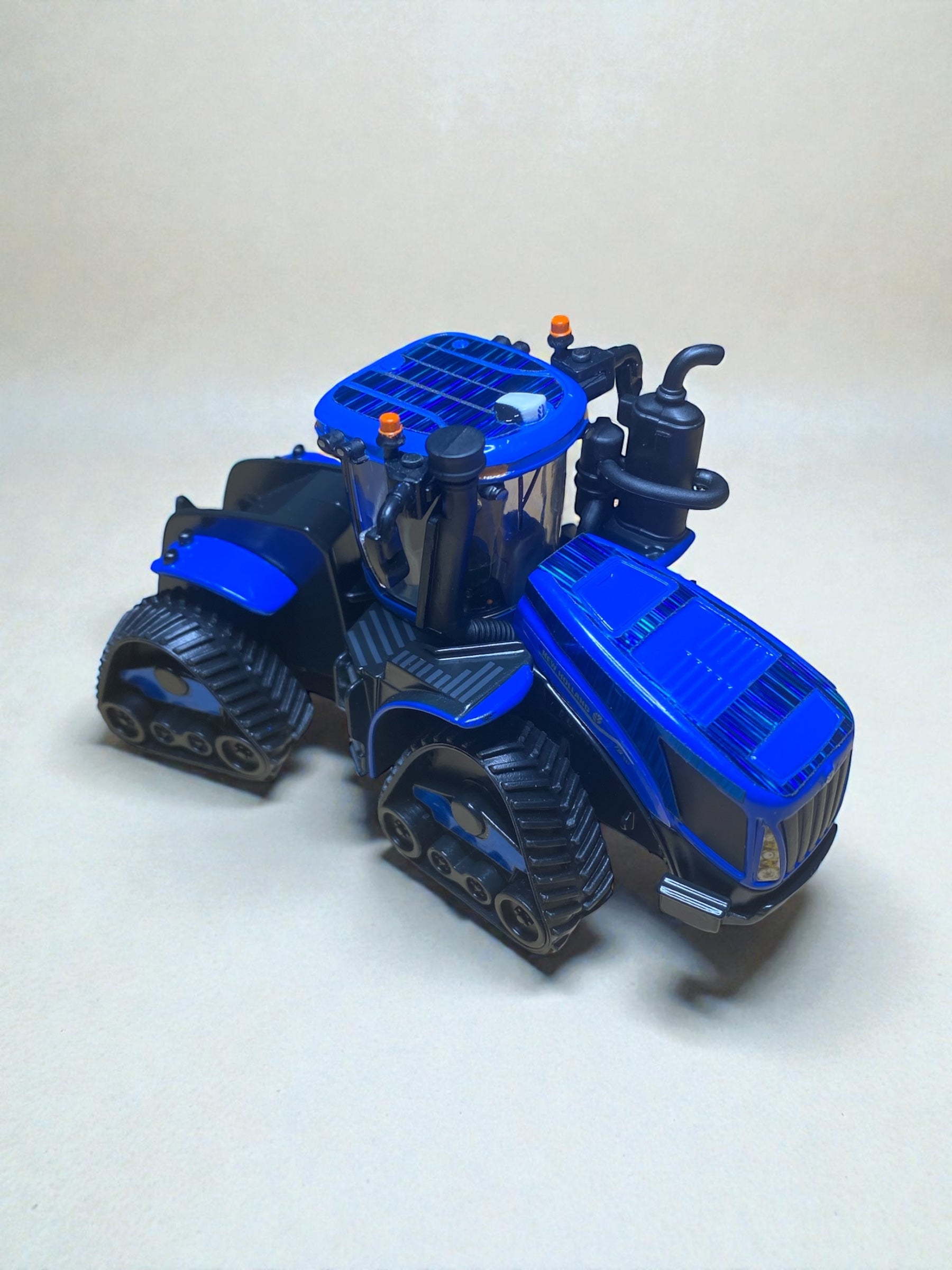 1/64 T9.700 SmartTrax II Prestige Tractor — Custom Blue Chrome Flake Wrap - Tractor Wrap Factory