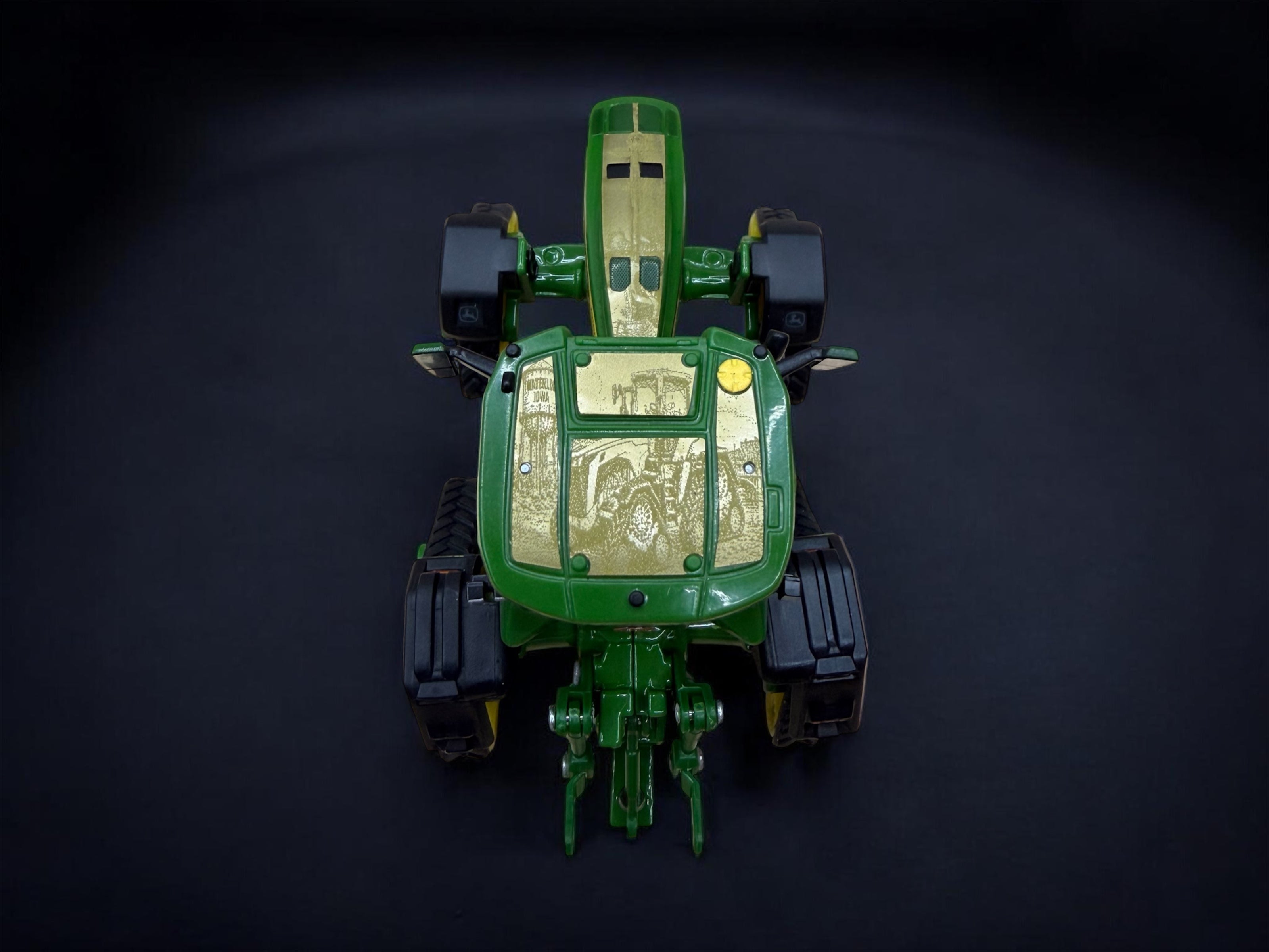 1/64 John Deere 8R Series “Waterloo Legacy” – Prestige Collector Set