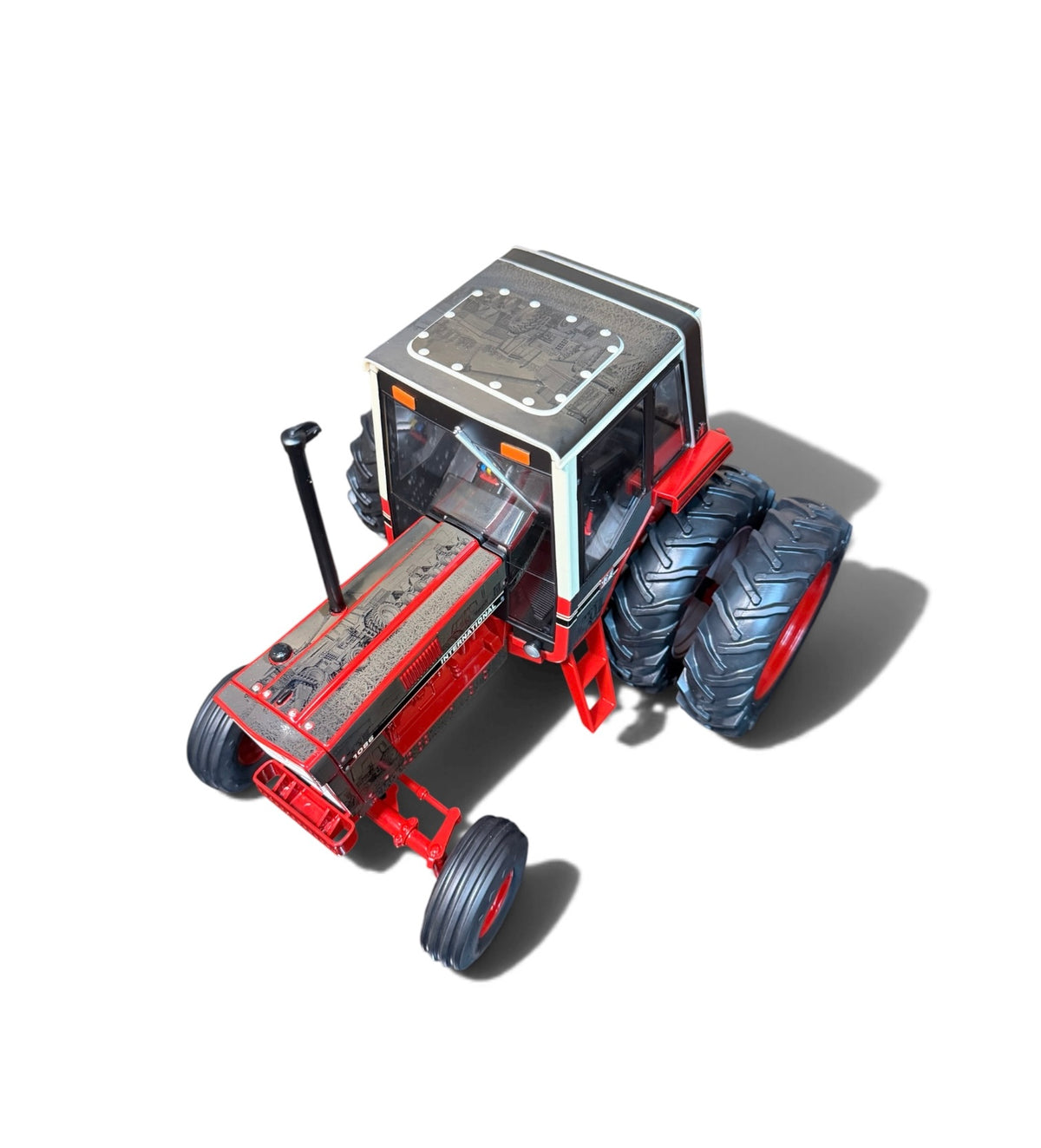 1/16 International Harvester 1086 Tri-Stripe Prestige Collection Tractor – “Days of Fall”
