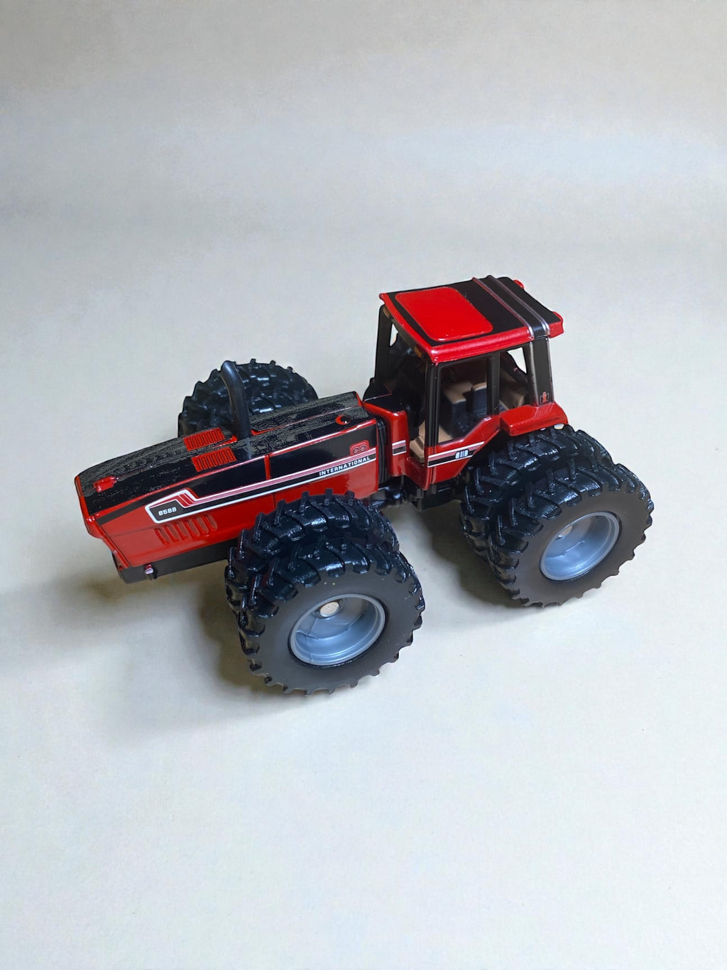 1/64 International Harvester 6588 2+2 — Custom Engraved Tillage Scene Wrap - Tractor Wrap Factory