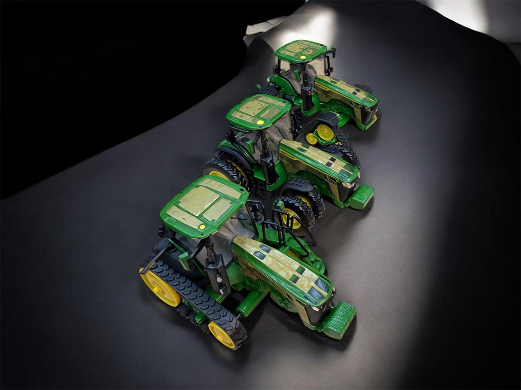 1/64 John Deere 8R Series “Waterloo Legacy” – Prestige Collector Set
