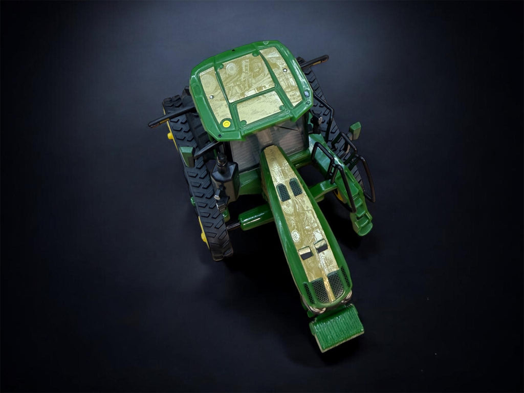 1/64 John Deere 8R Series “Waterloo Legacy” – Prestige Collector Set