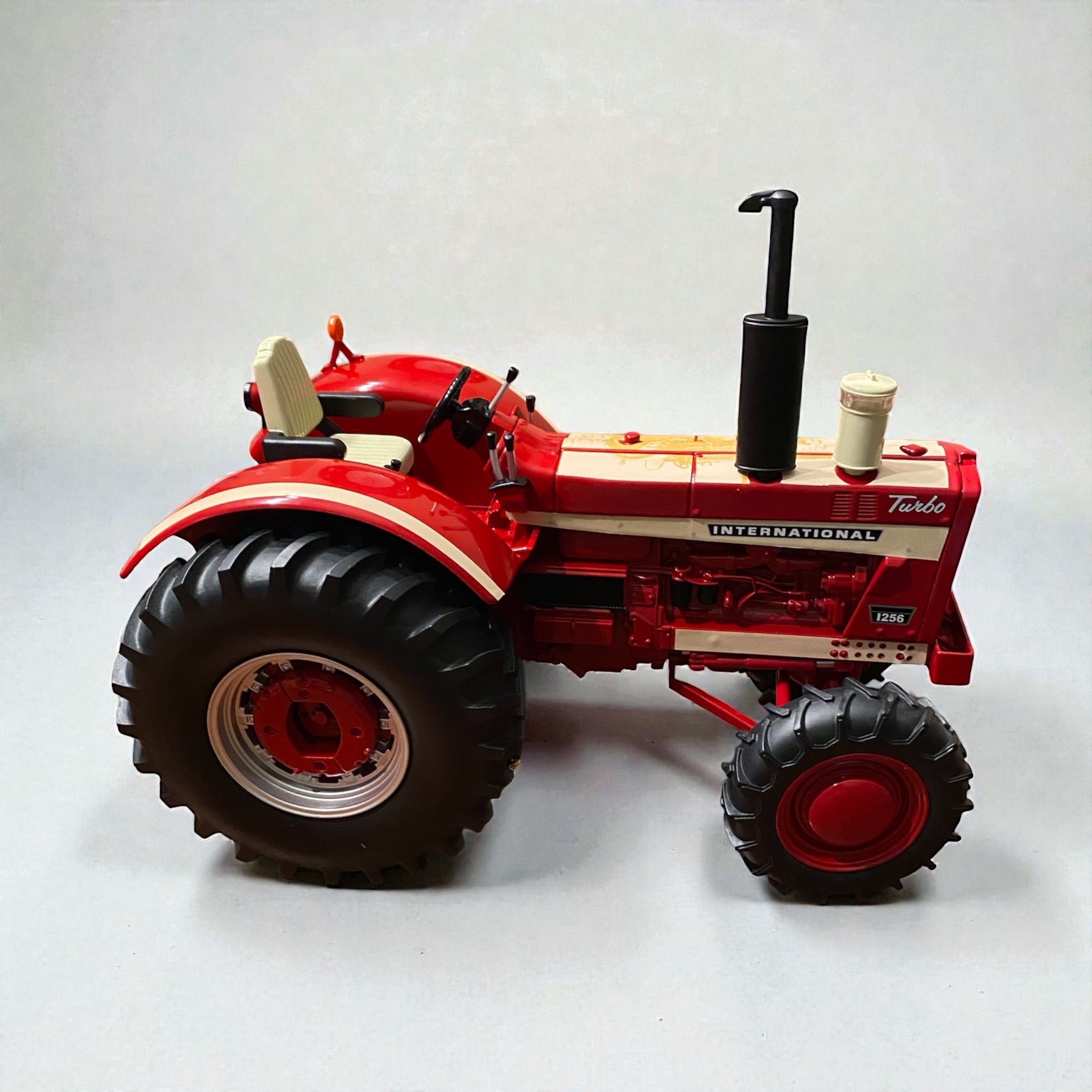 1/16 IH 1256 Wheatland Turbo MFWD Tractor – ERTL Prestige Custom Engraved Wrap - Tractor Wrap Factory