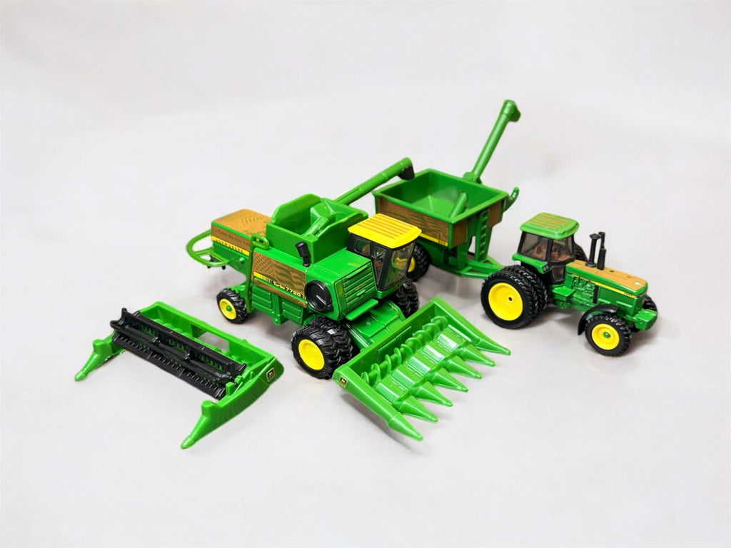 God Bless the USA – 1/64 JD 7720 Gold Engraved Custom Harvest Set (1 of 1)