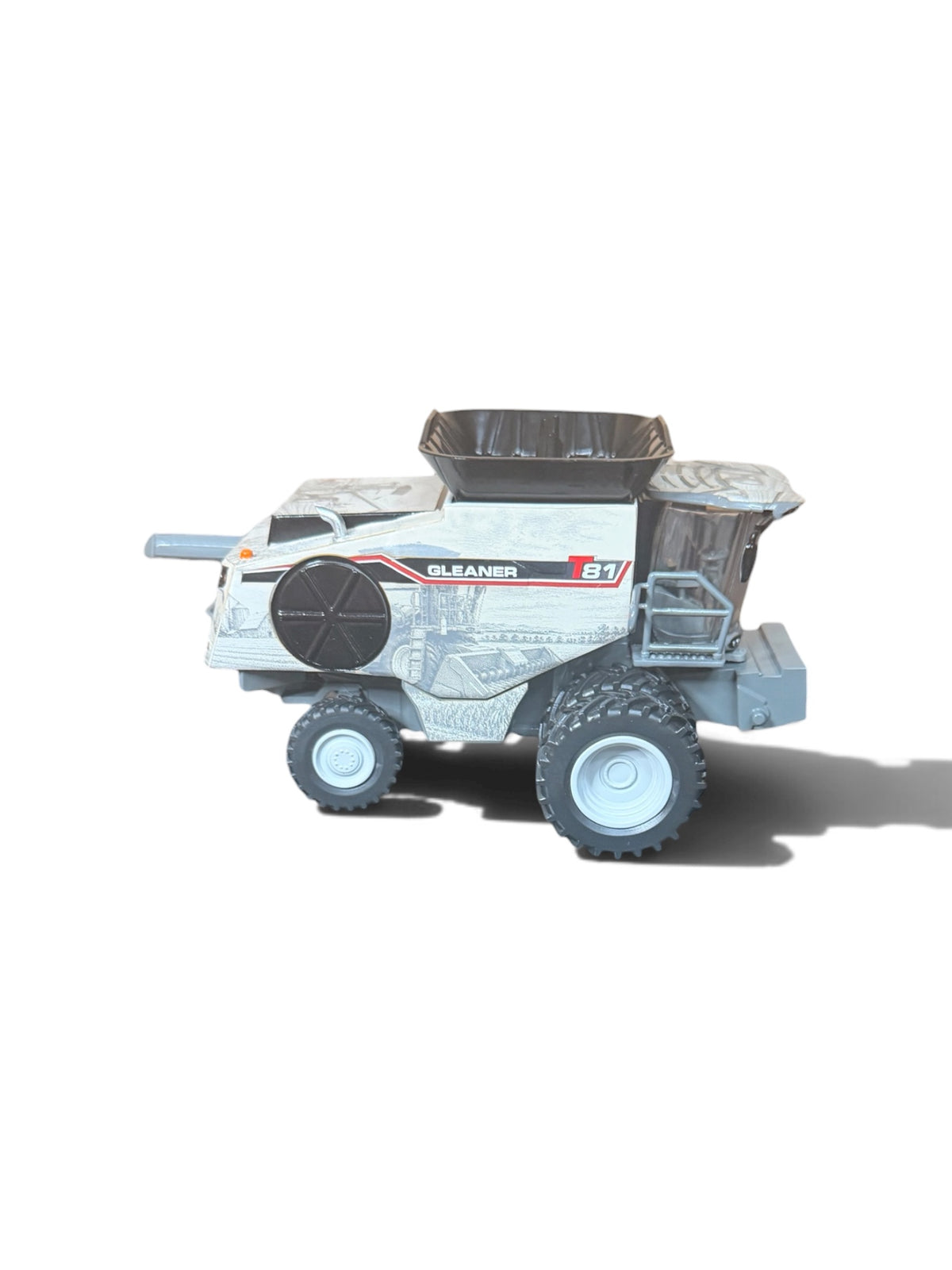 1/64 Gleaner T81 Highly Detailed Combine – “The Final Acre”
