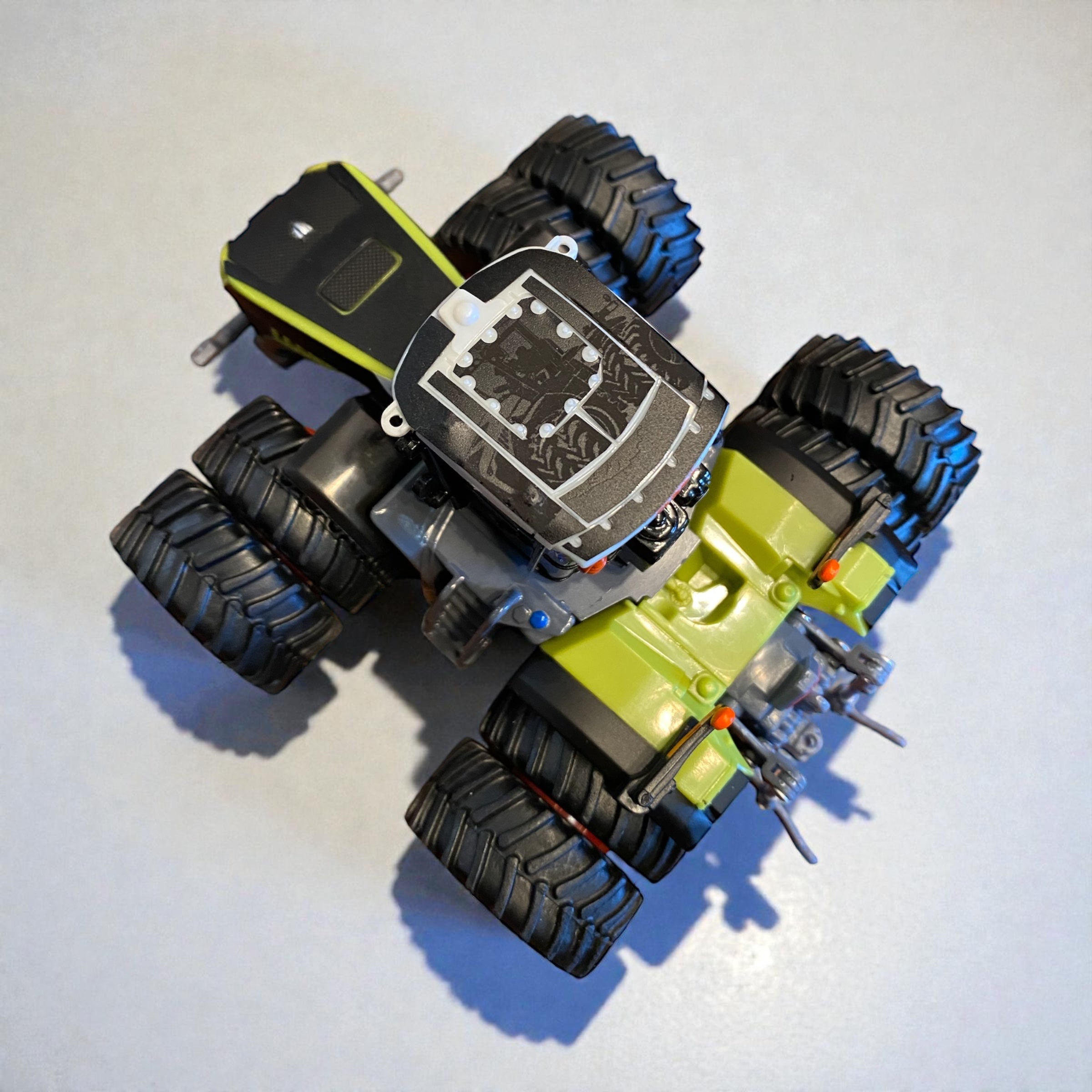 1:64 CLAAS XERION 4500 4WD Tractor – Prestige Edition with Custom Stealth Wrap - Tractor Wrap Factory