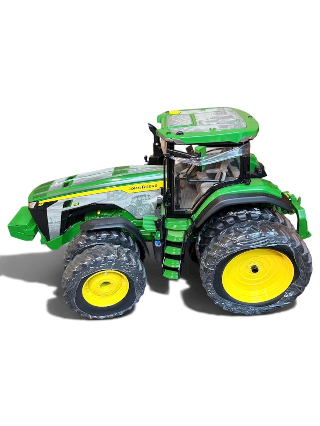 1/16 John Deere 8R 340 Prestige Collection – “American Dreams”