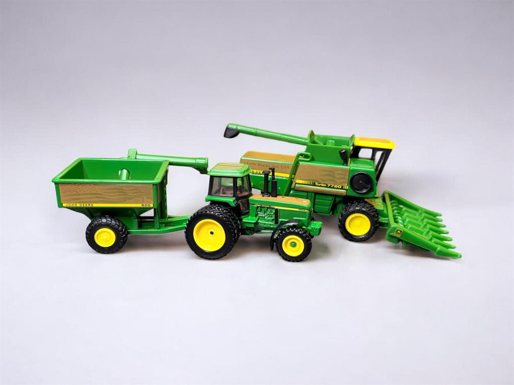 God Bless the USA – 1/64 JD 7720 Gold Engraved Custom Harvest Set (1 of 1)