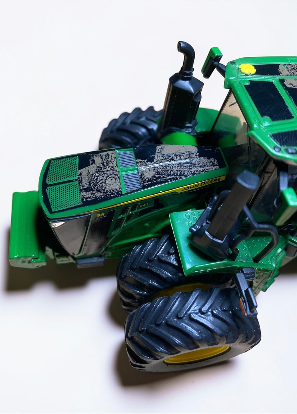 1/64 John Deere 9R 640 Custom Engraved Air Seeder Scenery Wrap – Collector Edition - Tractor Wrap Factory