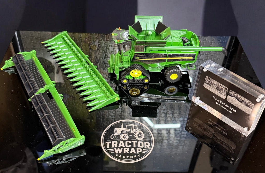 1/64 John Deere S780 Tracked Combine Prestige Collection – “The Harvest Run”
