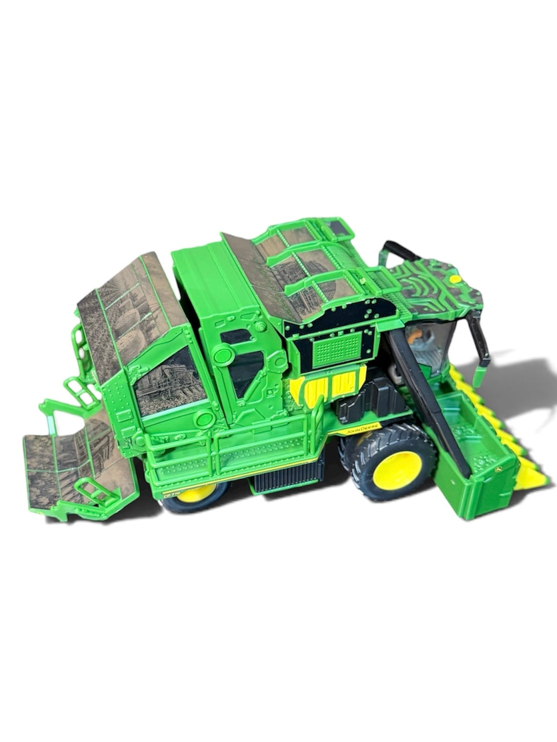 1/64 John Deere CP770 & CS770 Prestige Collection — “White Gold”